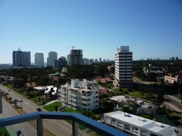 Departamento a metros de Playa Brava
